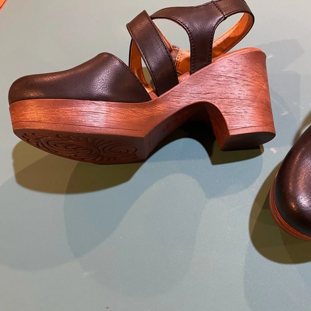 boc Women's Brown Heels - Picture 3 of 6